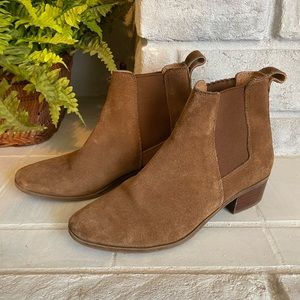 Steve Madden brown suede Chelsea boot